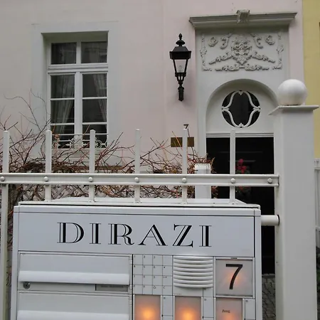 Dirazi & Gmbh Aparthotel