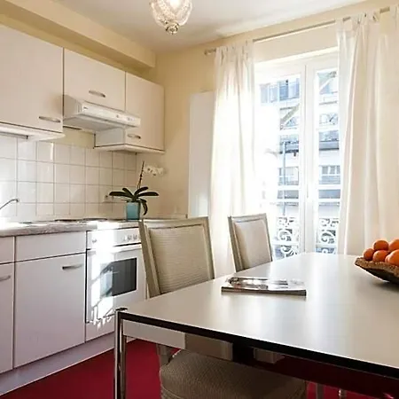 Aparthotel Dirazi & Gmbh 4*