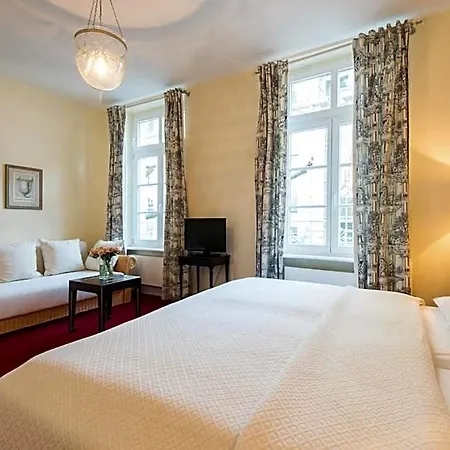 Aparthotel Dirazi & Gmbh