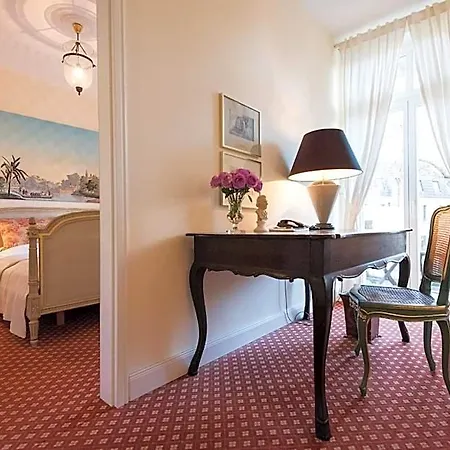 Dirazi & Gmbh Aparthotel