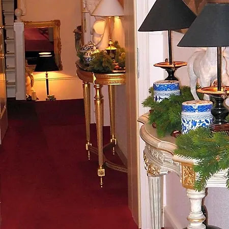 Dirazi & Gmbh Aparthotel 4*