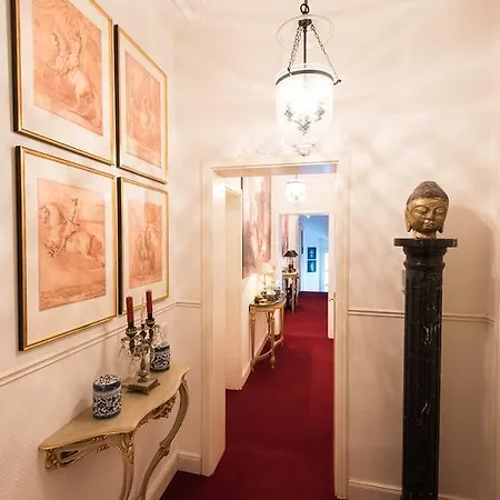 Lejlighedshotel Dirazi & Gmbh