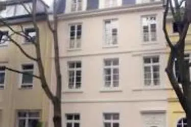 Lägenhetshotell Dirazi & Gmbh 4*
