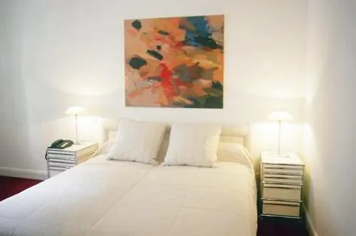 Aparthotel Dirazi & Gmbh