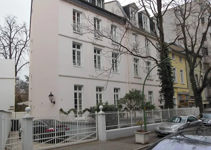 Dirazi & Gmbh Hotel apartamentowy Frankfurt nad Menem