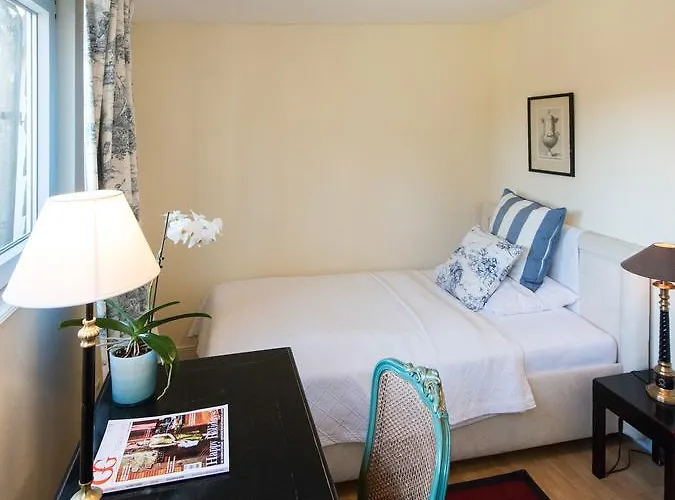 Aparthotel Dirazi & Gmbh 4*