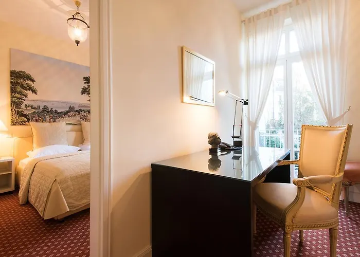 Dirazi & Gmbh Hotel apartamentowy