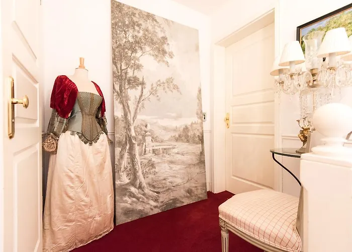 Aparthotel Dirazi & Gmbh