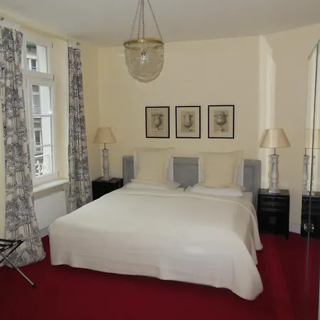 Lejlighedshotel Dirazi & Gmbh 4*