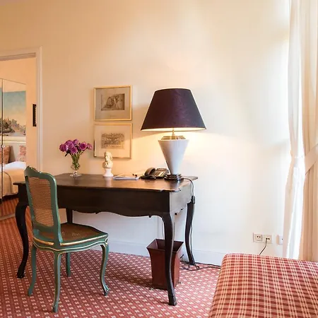 Ξενοδοχείο με διαμερίσματα Dirazi & Gmbh