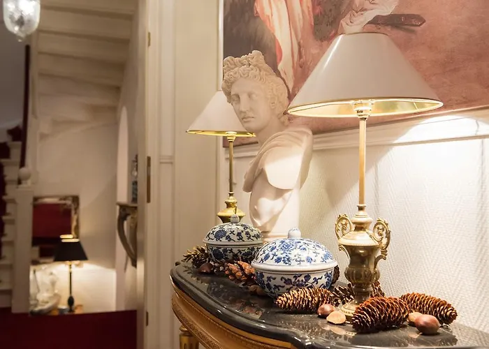 Dirazi & Gmbh Lejlighedshotel